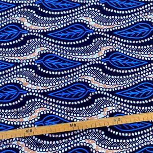 Tissu Wax bleu beige imprimé Feuilles perlées